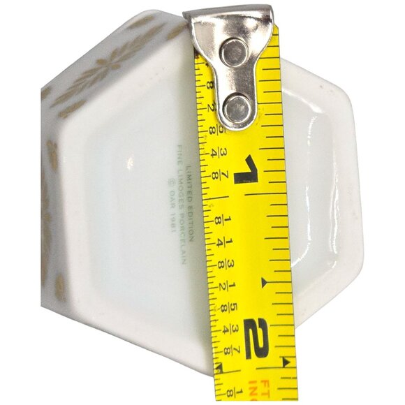 Vintage DAR 1981 Lilac Ceramic Porcelain Trinket Box Flowers of Colonial America - Picture 10 of 12